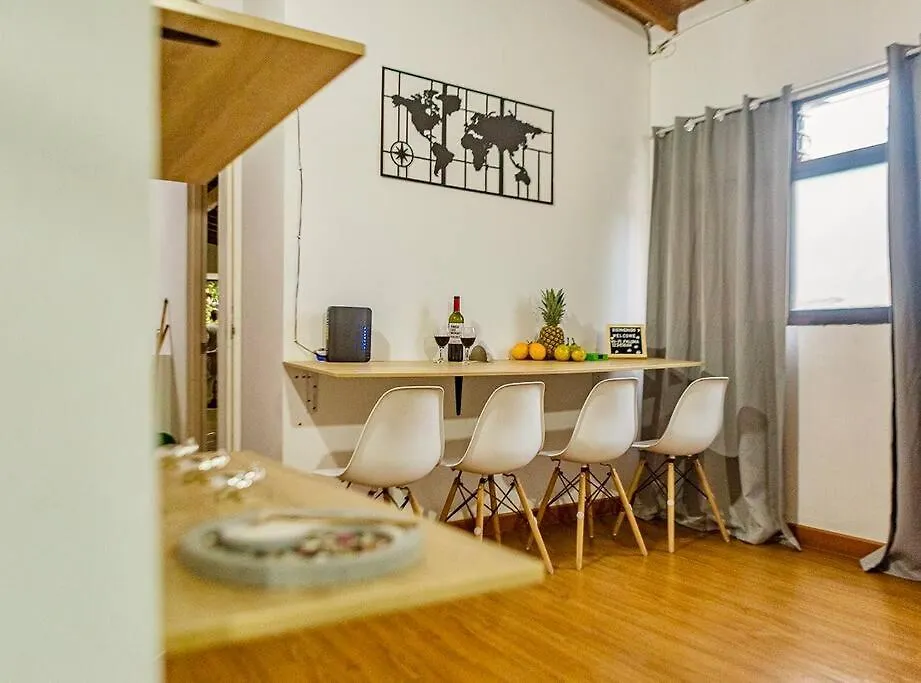 Beautiful Apartment In Laureles 300Mb Wifi Medellin Colombia